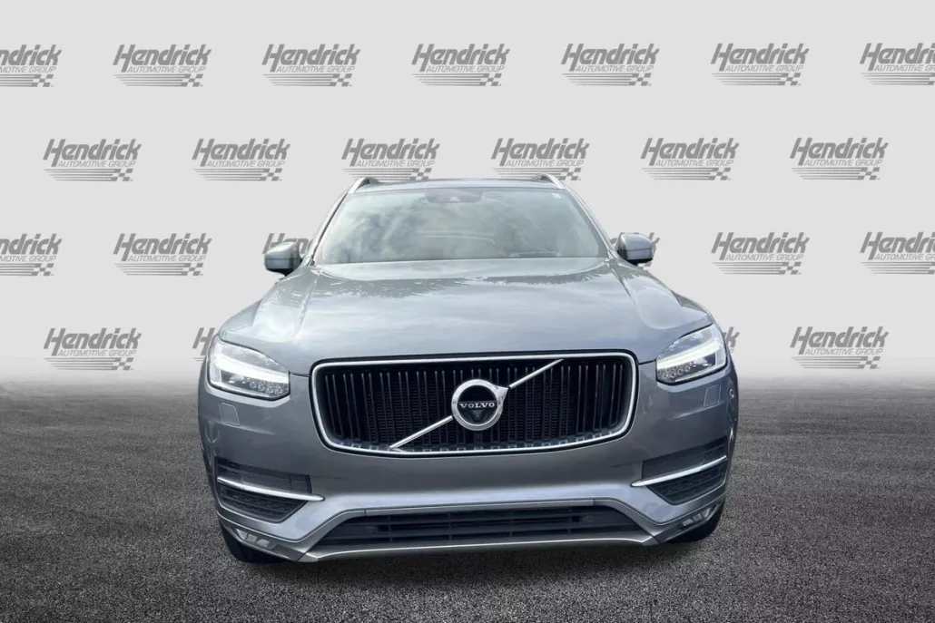 2017 Volvo XC90 Momentum photo 1
