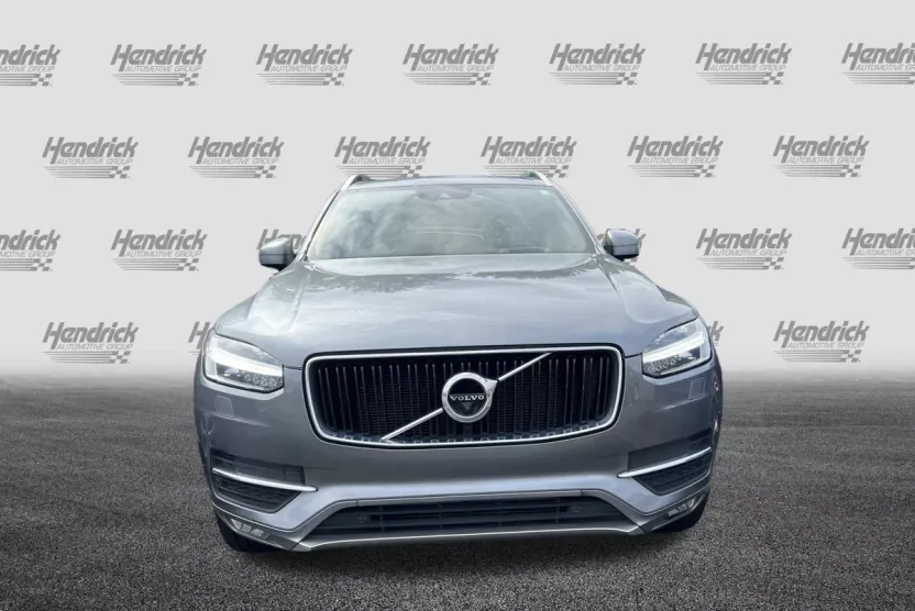 2017 Volvo XC90 Momentum photo 1