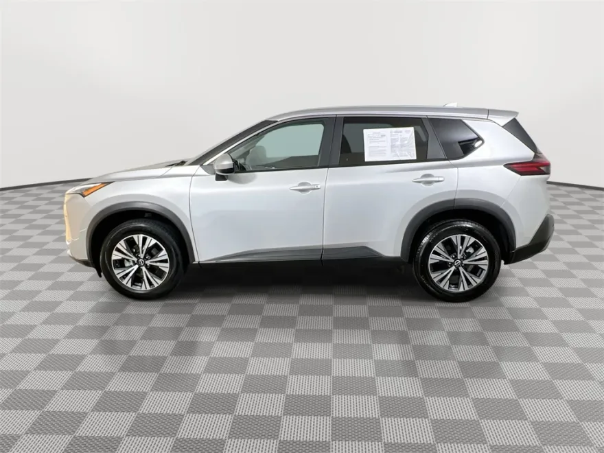 2023 Nissan Rogue SV photo 1