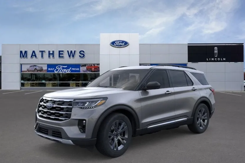 2025 Ford Explorer photo 1