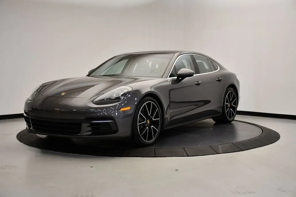 2018 Porsche Panamera 4S photo 1