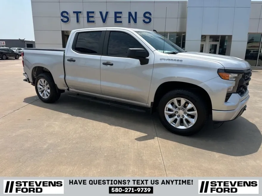 2022 Chevrolet Silverado 1500 Custom photo 1