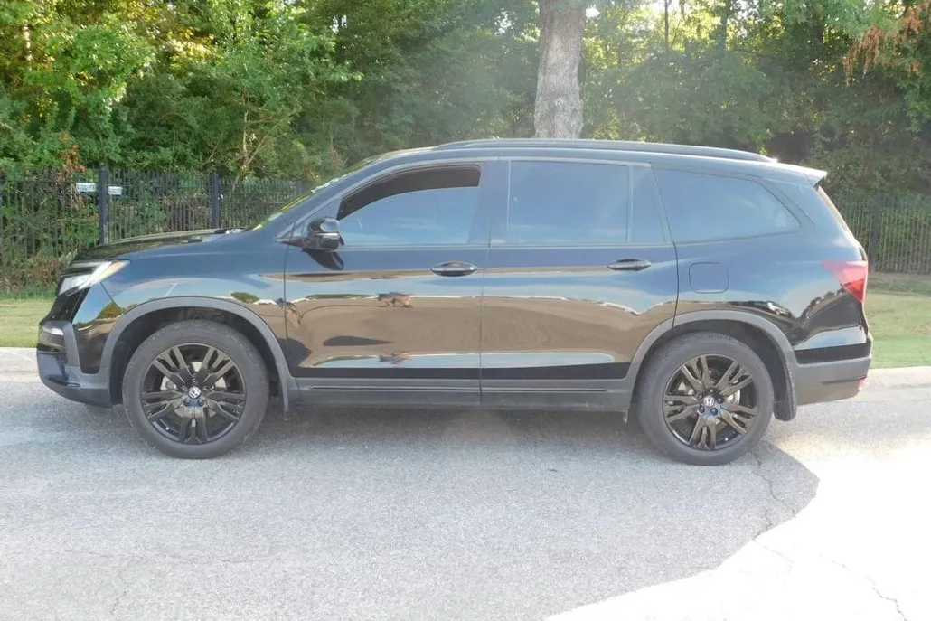 2022 Honda Pilot Black Edition photo 1