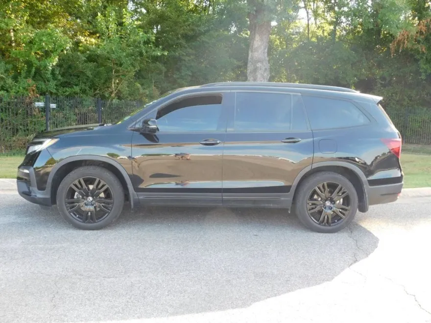 2022 Honda Pilot Black Edition photo 1