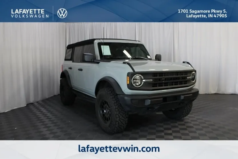 2023 Ford Bronco Base photo 1