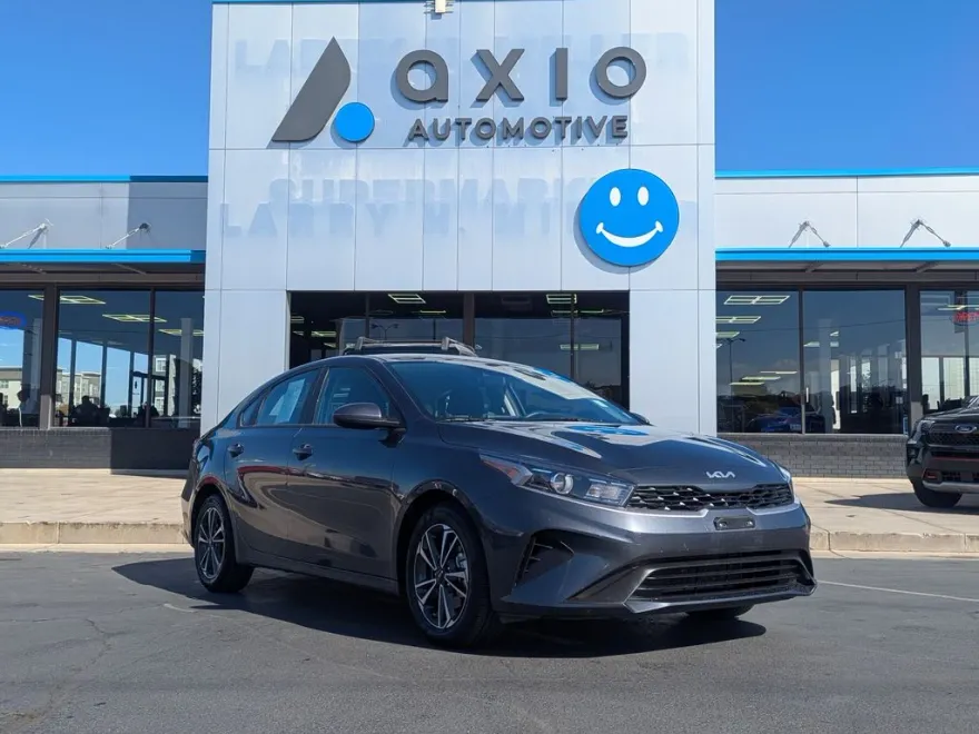 2024 Kia Forte LXS photo 1