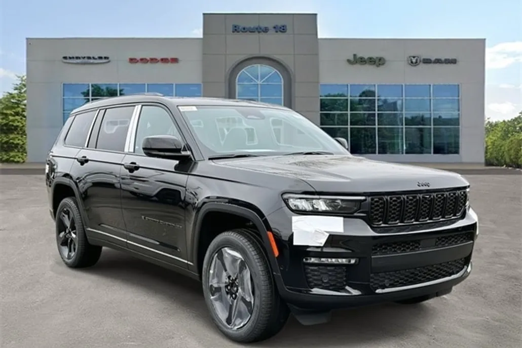 2025 Jeep Grand Cherokee Limited Sport photo 1