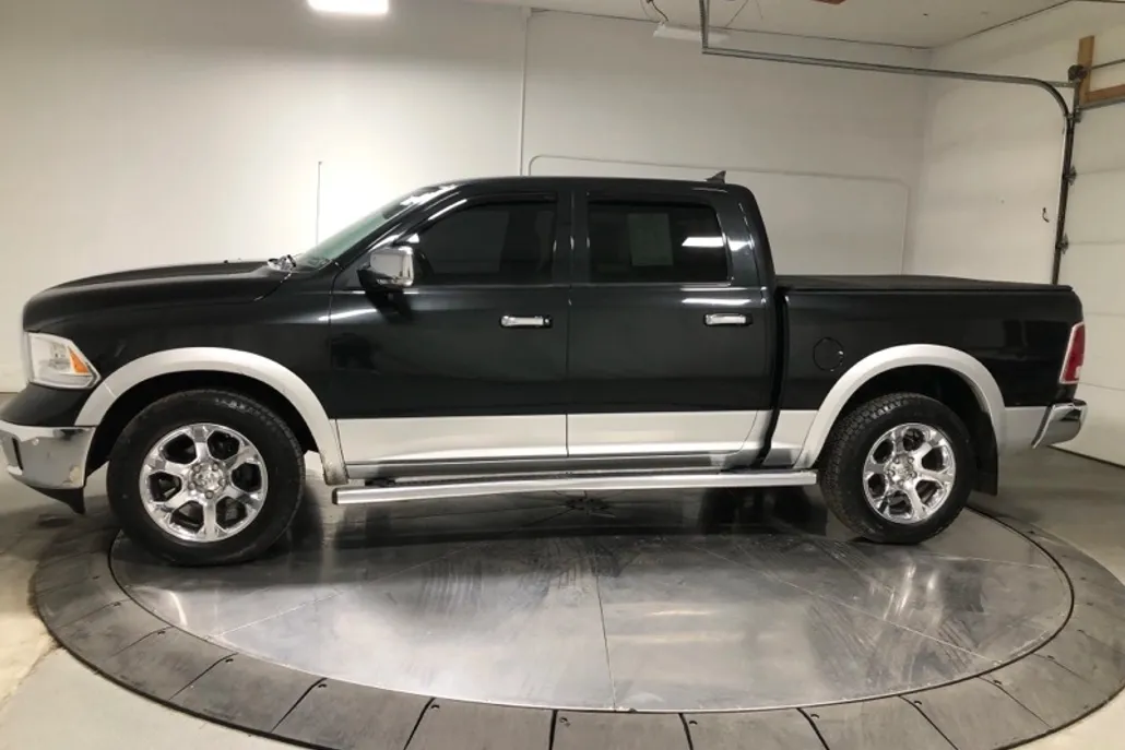 2017 Ram 1500 Laramie photo 1