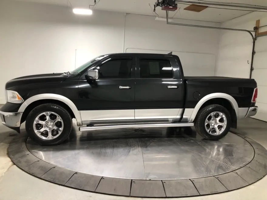 2017 Ram 1500 Laramie photo 1