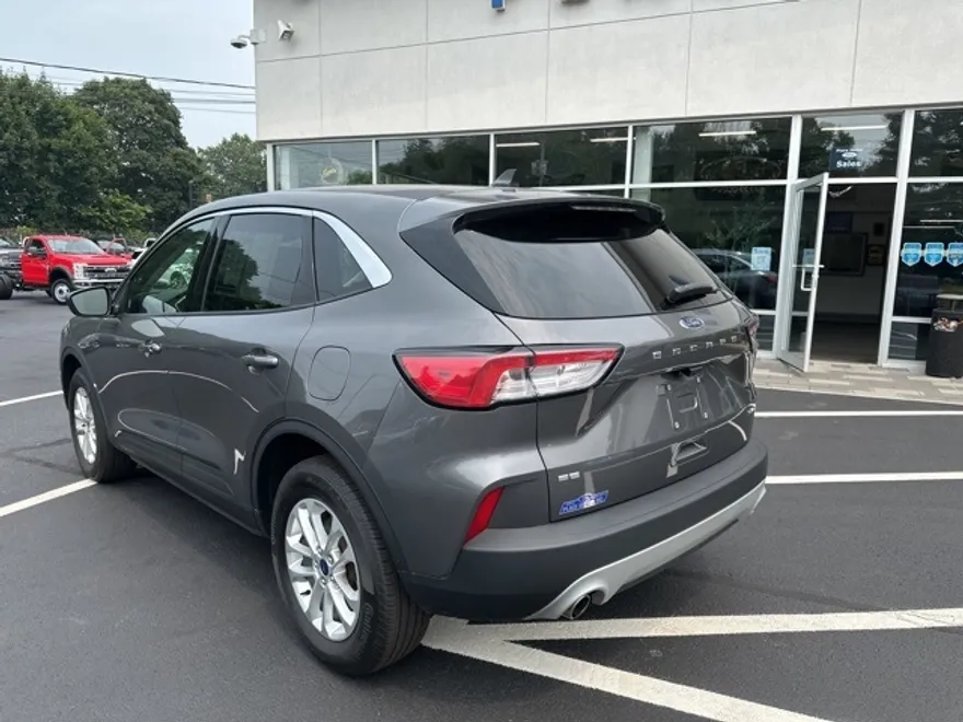 2022 Ford Escape SE photo 1