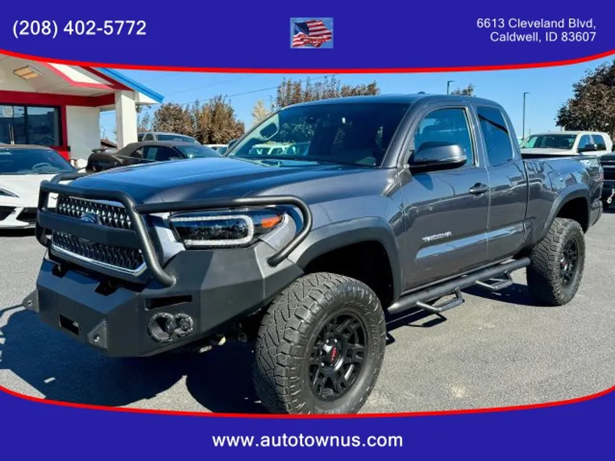 2018 Toyota Tacoma Access Cab SR5 photo 1