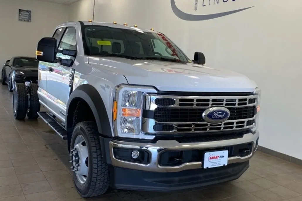2025 Ford F-550 XL photo 1