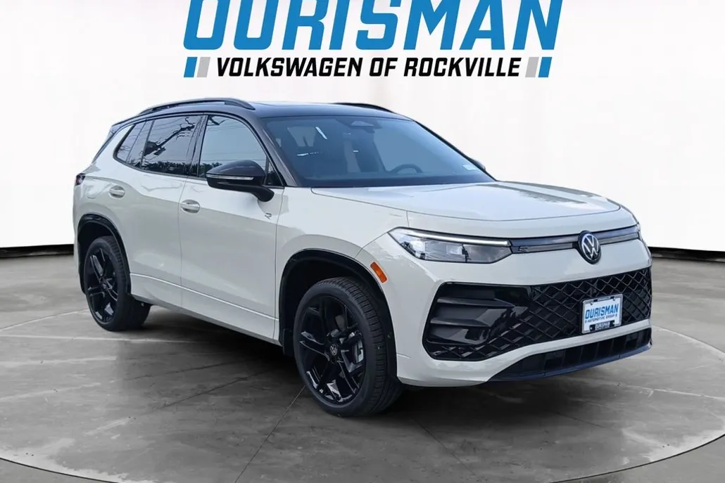 2025 Volkswagen Tiguan SE R-Line Black photo 1