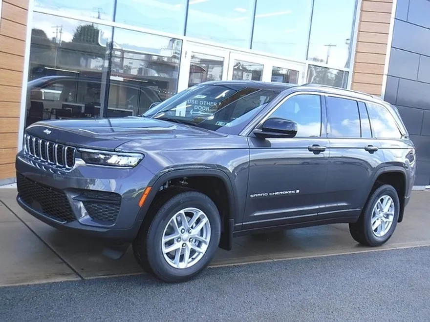 2025 Jeep Grand Cherokee Laredo X photo 1