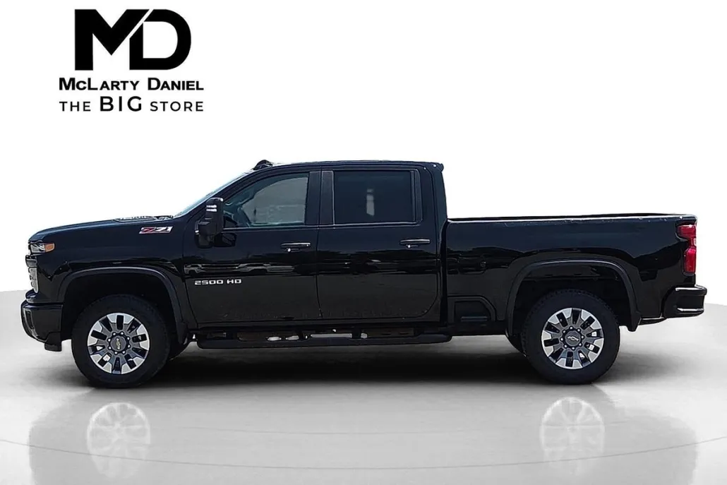 2025 Chevrolet Silverado 2500HD Custom photo 1