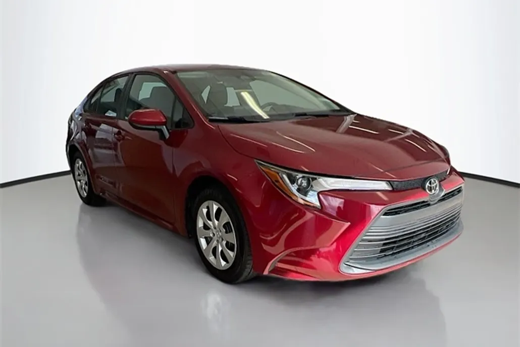 2024 Toyota Corolla LE photo 1