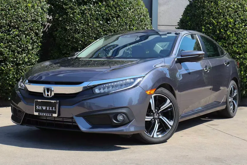 2016 Honda Civic Touring photo 1