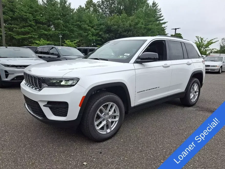 2025 Jeep Grand Cherokee Laredo photo 1