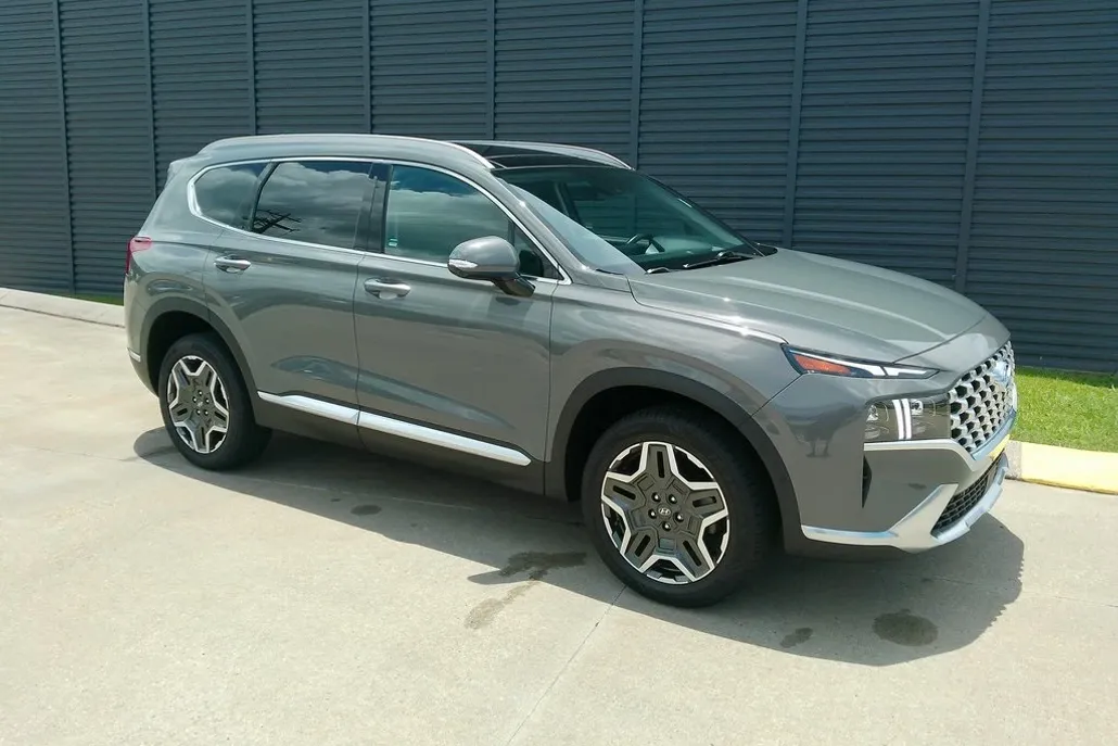 2023 Hyundai Santa Fe Limited photo 1