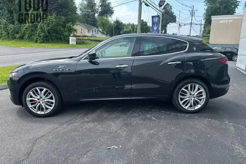 2022 Maserati Levante GT photo 1