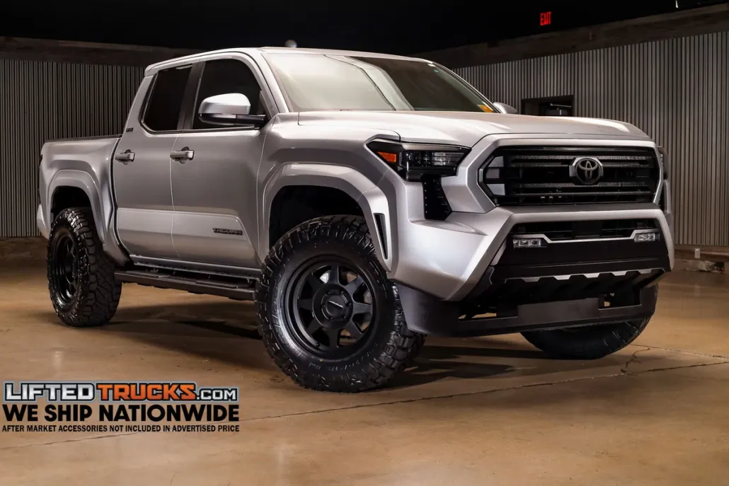 2025 Toyota Tacoma SR5 Double Cab 4x4 photo 1
