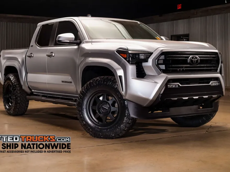 2025 Toyota Tacoma SR5 Double Cab 4x4 photo 1