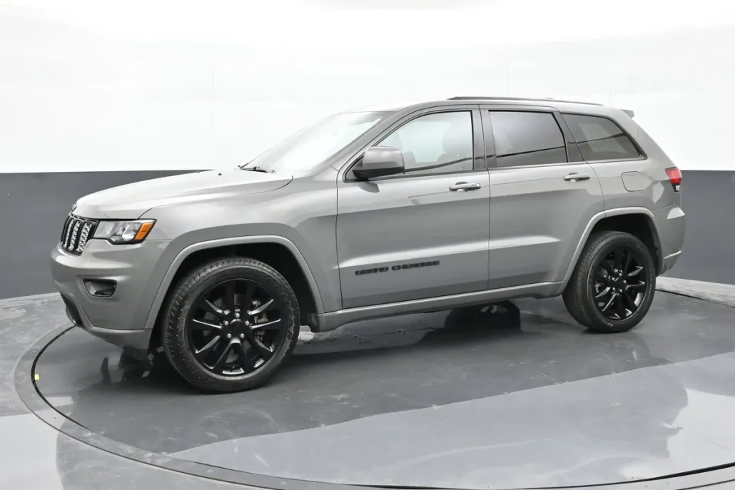 2021 Jeep Grand Cherokee Laredo X photo 1
