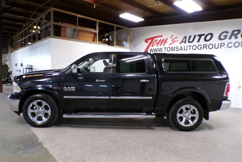 2017 Ram 1500 Laramie photo 1
