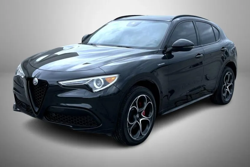 2023 Alfa Romeo Stelvio Ti photo 1