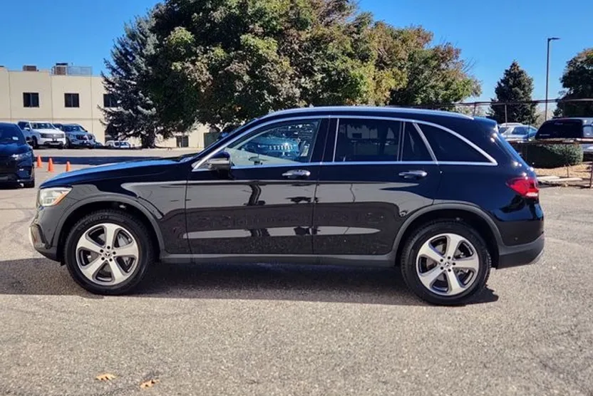 2022 Mercedes Benz GLC 300 4MATIC photo 1