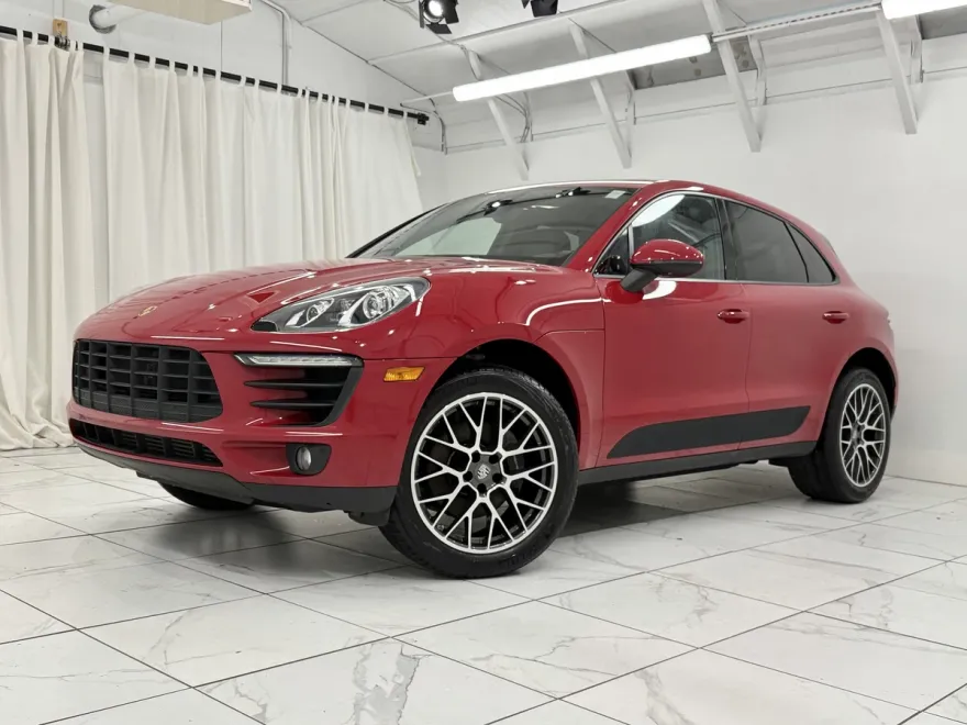 2017 Porsche Macan photo 1