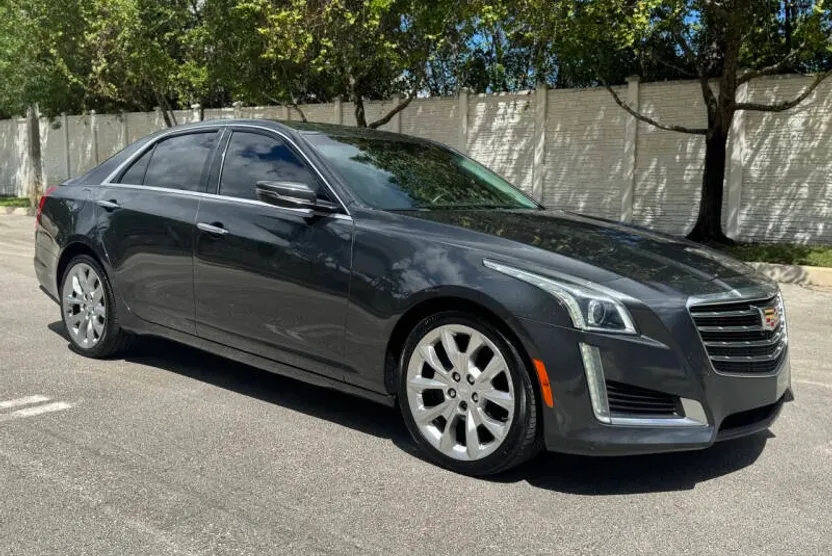 2018 Cadillac CTS Luxury photo 1