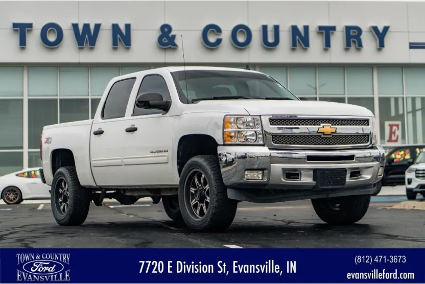 2013 Chevrolet Silverado LT photo 1