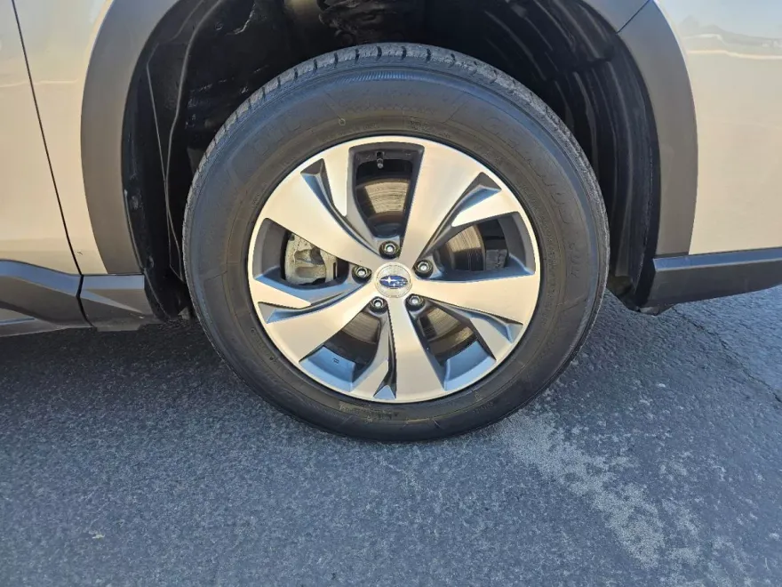 2019 Subaru Ascent Premium photo 1