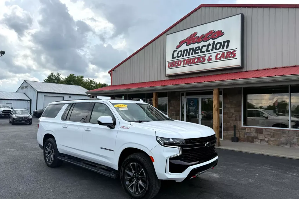 2023 Chevrolet Suburban Z71 photo 1