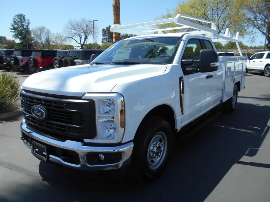 2025 Ford F-250 XL photo 1