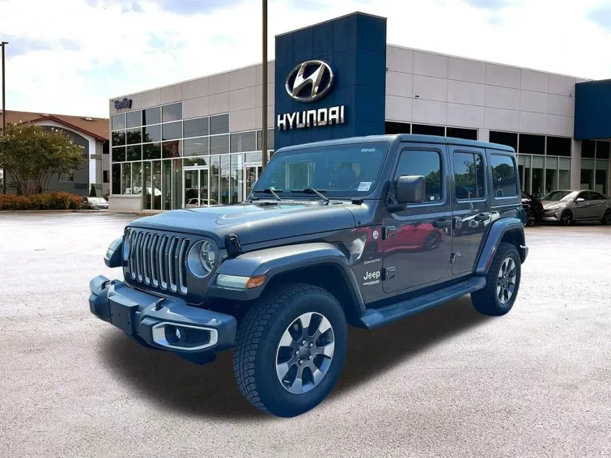 2018 Jeep Wrangler Unlimited Sahara photo 1