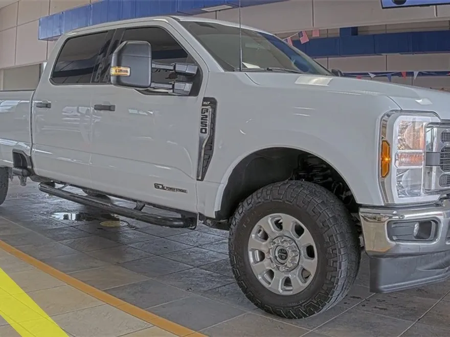 2024 Ford F-250 photo 1