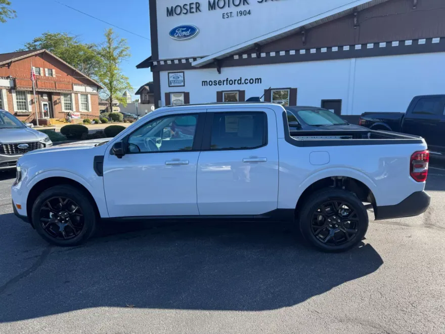 2025 Ford Maverick Lariat photo 1