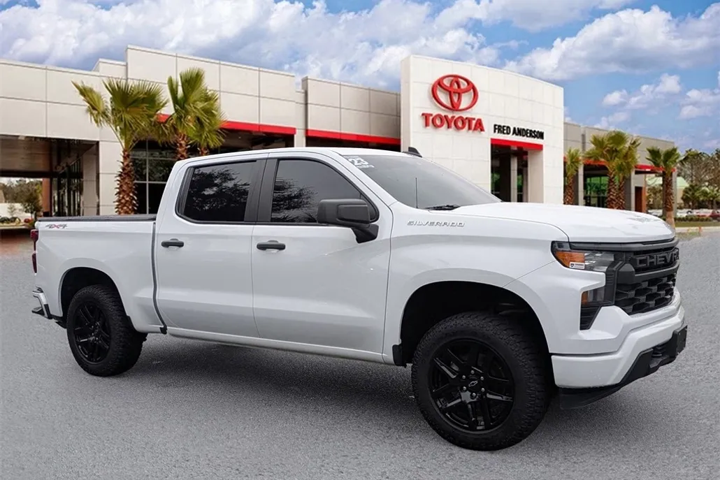 2023 Chevrolet Silverado 1500 Custom photo 1