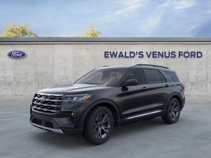 2025 Ford Explorer photo 1