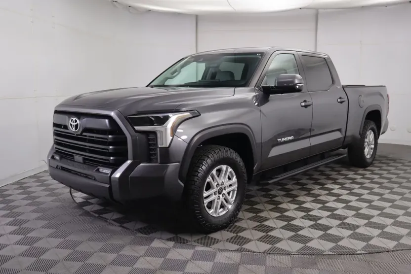2024 Toyota Tundra SR5 photo 1