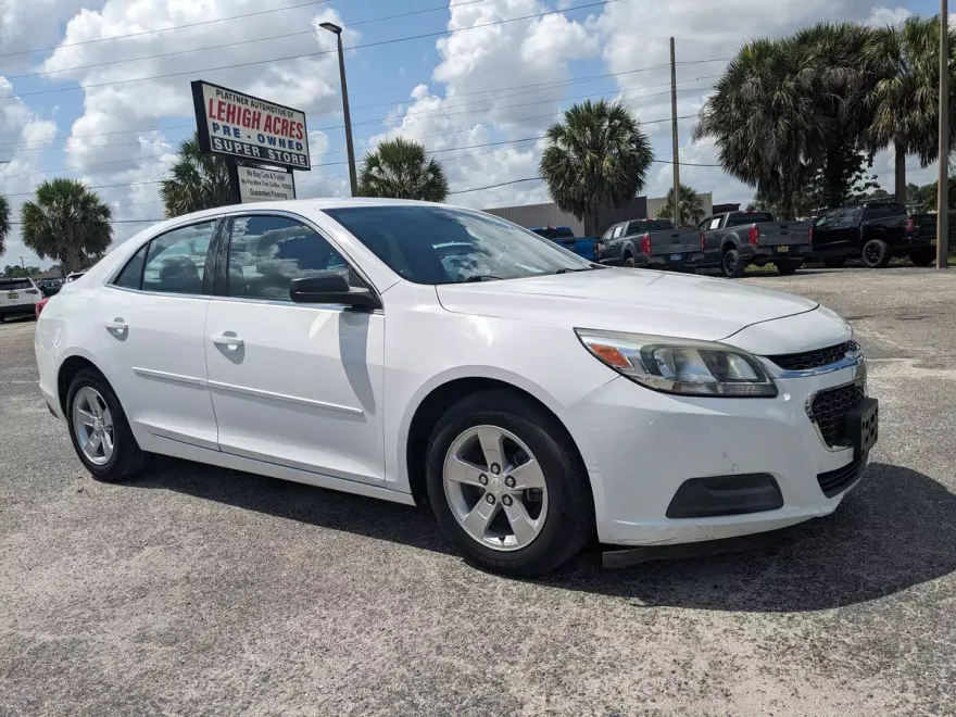 2015 Chevrolet Malibu LS photo 1