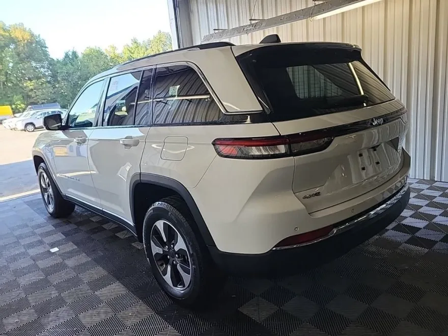 2023 Jeep Grand Cherokee 4xe photo 1