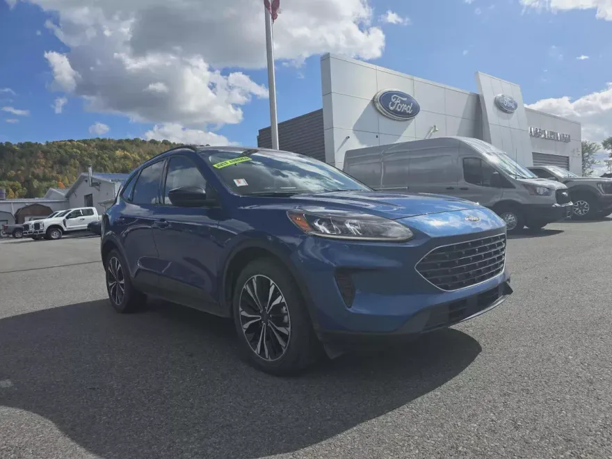 2022 Ford Escape SE photo 1