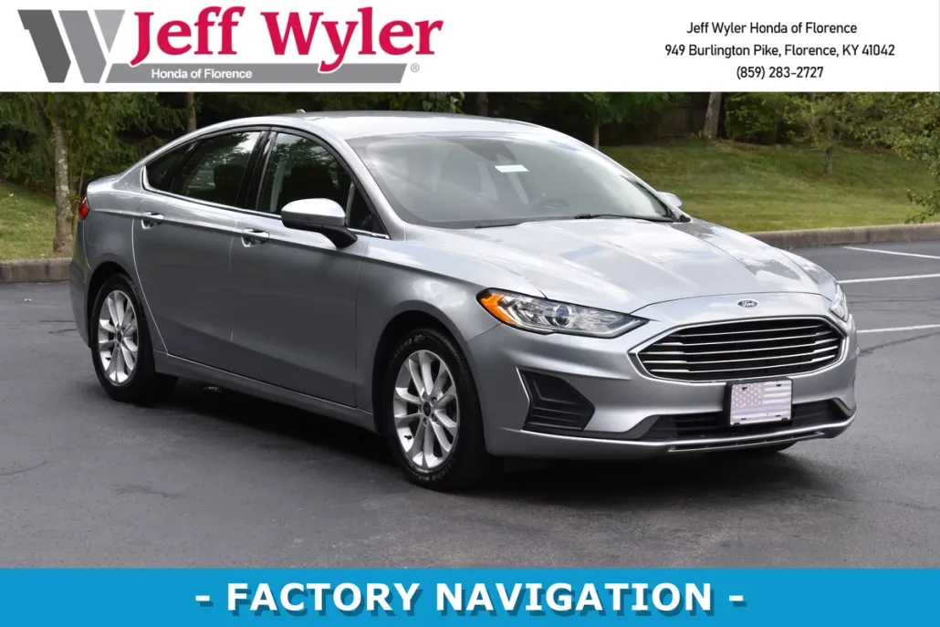 2020 Ford Fusion SE photo 1