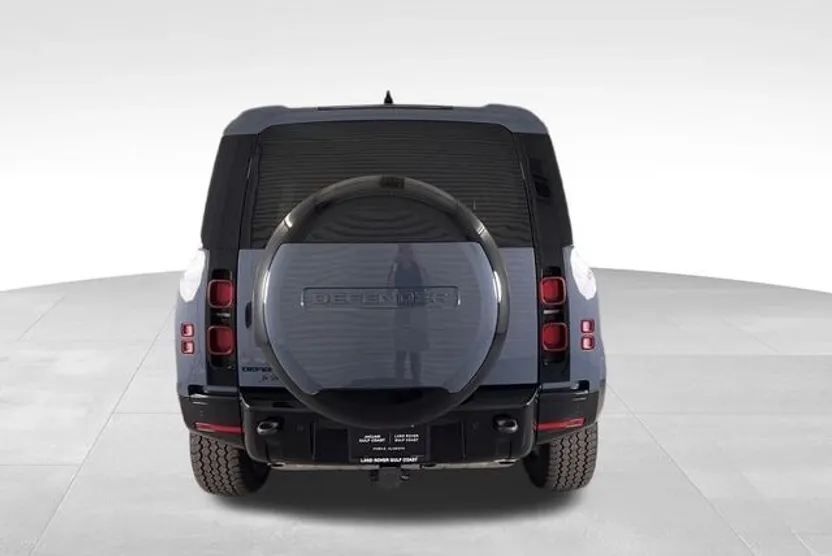 2024 Land Rover Defender 110 X-Dynamic SE photo 1