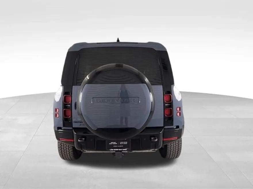 2024 Land Rover Defender 110 X-Dynamic SE photo 1