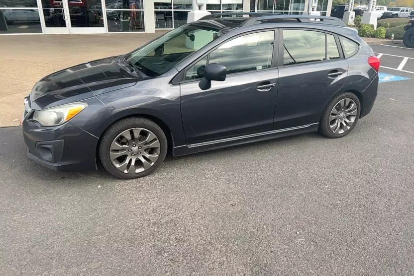 2013 Subaru Impreza 2.0i Sport photo 1