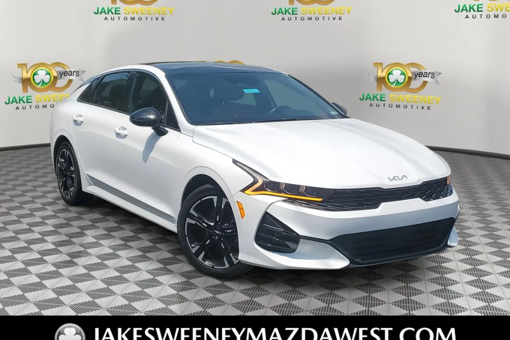 2022 Kia K5 GT-Line photo 1